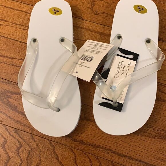 Victoria Lynn “Just married” flip-flops size small 5-6 or size medium 7-8.  NWT - Picture 3 of 8
